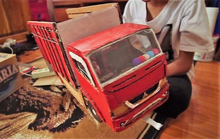 Miniatur Dari Bahan Bekas Otomotif. Berawal Dari Hoby Menggambar Otomotif, Rama Bocah 14 Tahun