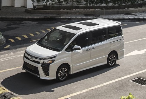 Perbandingan Mazda Biante Dengan Nissan Serena. KOMPARASI MITSUBISHI DELICA, NISSAN SERENA, TOYOTA