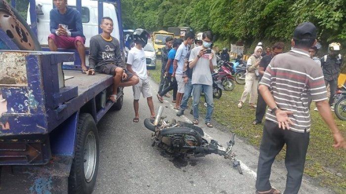 L300 Bekas Padang Panjang. Laga Kambing dengan Mobil L300 di Jalan Padang-Bukittinggi