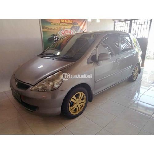 Honda Jazz Bekas Banyuwangi. Mobil Honda Jazz Idsi Manual 2006 Silver Seken Siap Pakai di