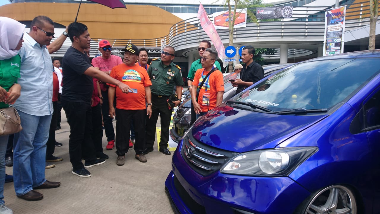 Modifikasi Mobil Honda Freed. Adu Jago Modifikasi Honda Freed Digelar di Terminal Eksekutif Merak