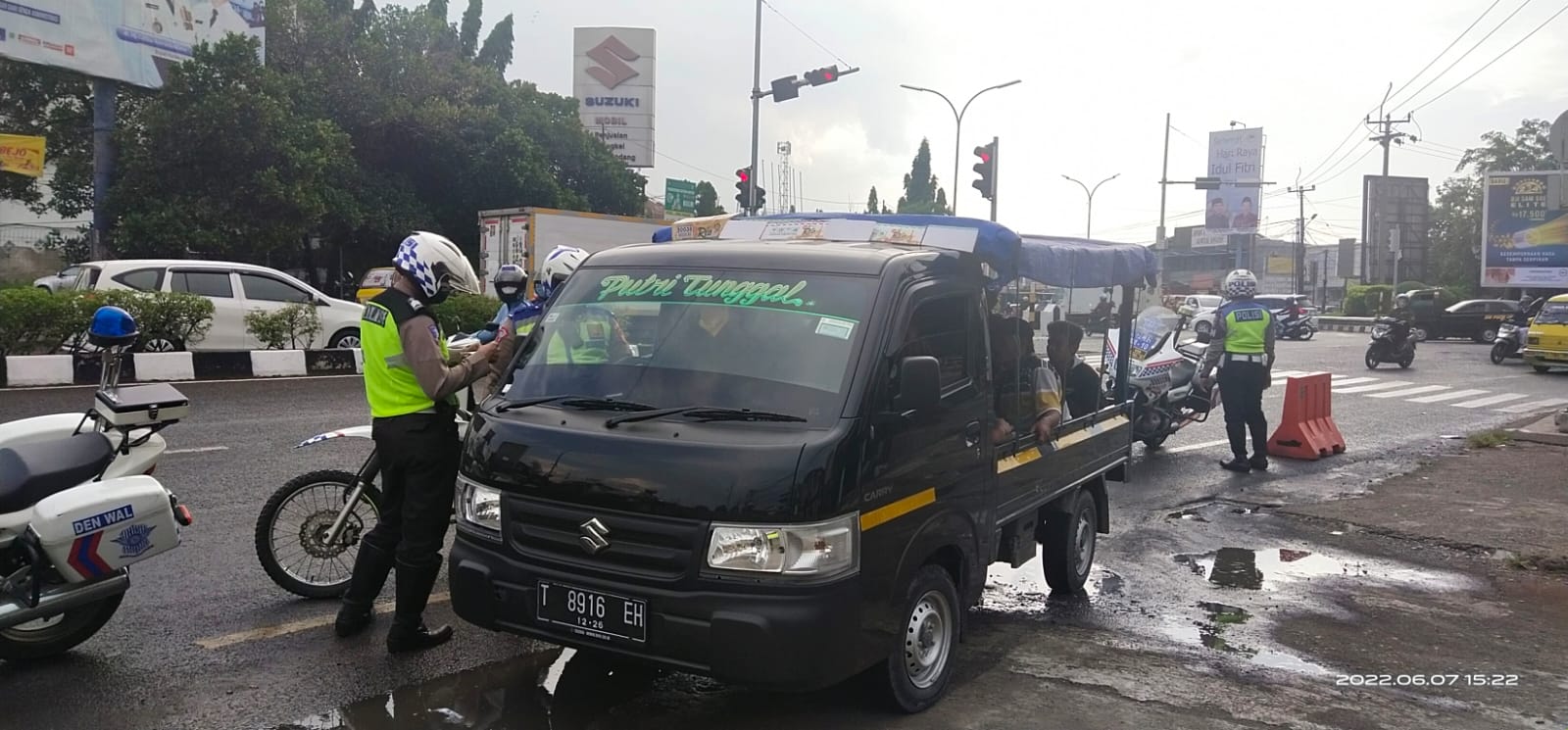 Odong Odong Mobil Pick Up. Satantas Polres Karawang Tindak Tegas Mobil Pick Up Langgar