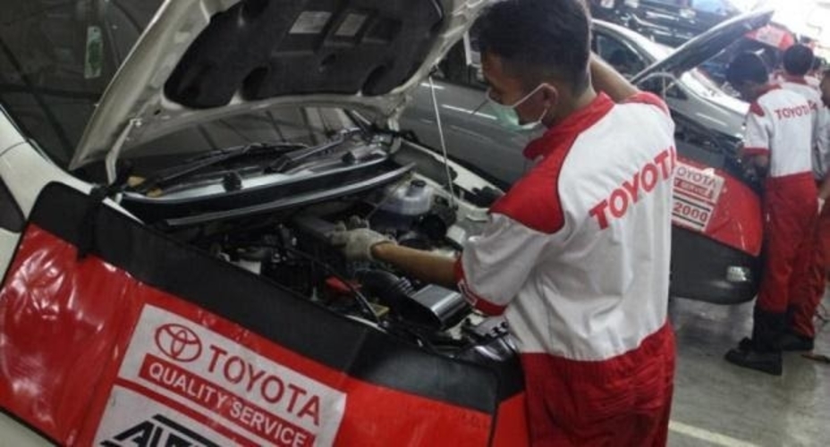 Tanda Mobil Kurang Oli. 3 Tanda Oli Mobil Kurang Volume dan Pengaruhnya