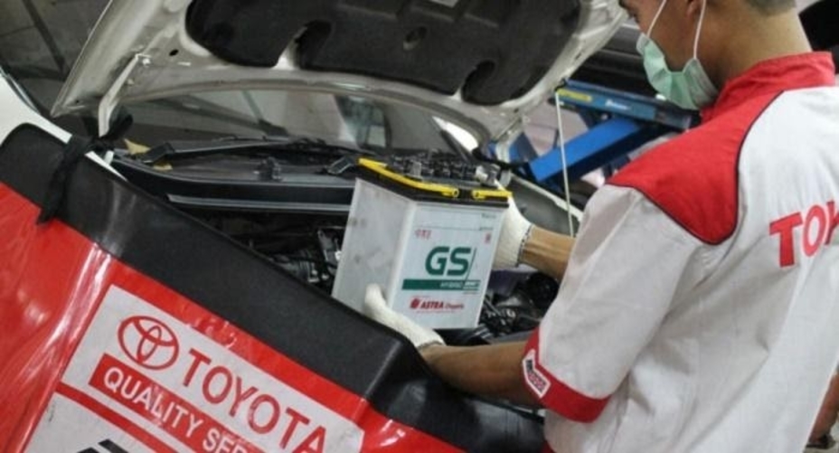 Penyebab Air Aki Mobil Mendidih. 3 Cara Mengatasi Aki Mobil Panas dan Bau