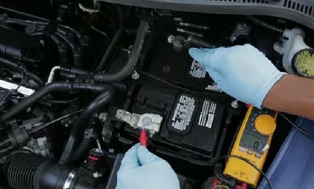 Cara Memasang Aki Mobil Injeksi. Cara Pasang Aki Mobil (2 Opsi) Injeksi dan Non Injeksi