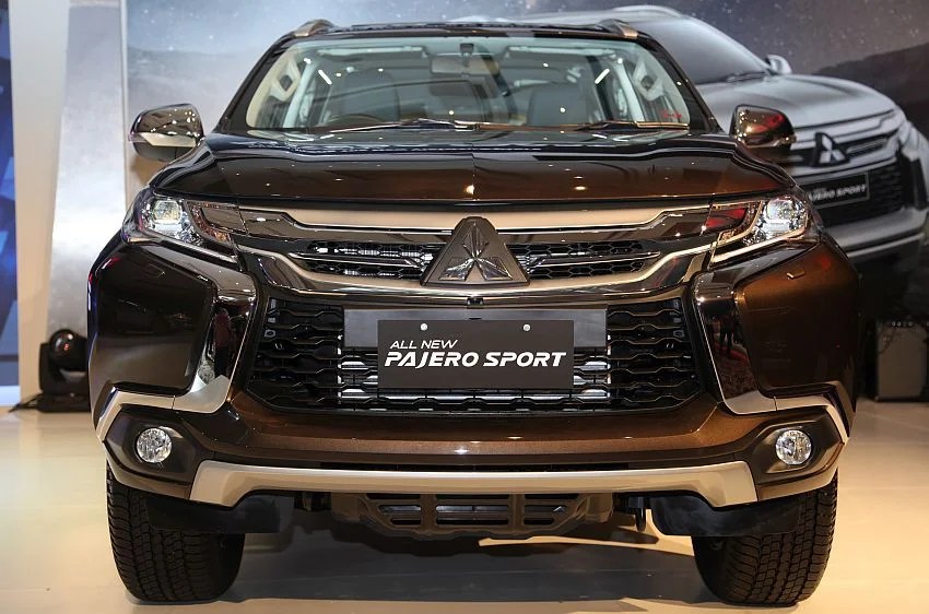 All New Pajero Sport Vs All New Fortuner. Komparasi Harga Toyota All New Fortuner Vs Mitsubishi All New