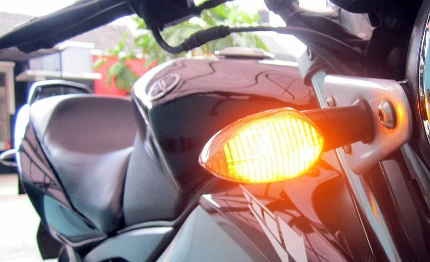 Penyebab Lampu Sein Tidak Berkedip. Memperbaiki Lampu Sein yang Tidak Berkedip