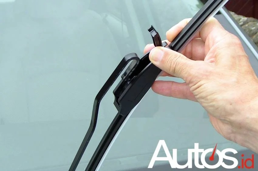 Cara Mengganti Karet Wiper Honda Jazz. Tips Mengganti Karet Wiper Mobil Biar Tetap Nyaman Saat Hujan