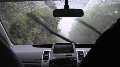 Cara Melembutkan Karet Wiper. Penyebab Wiper Mobil Berdecit dan Cara Mengatasinya