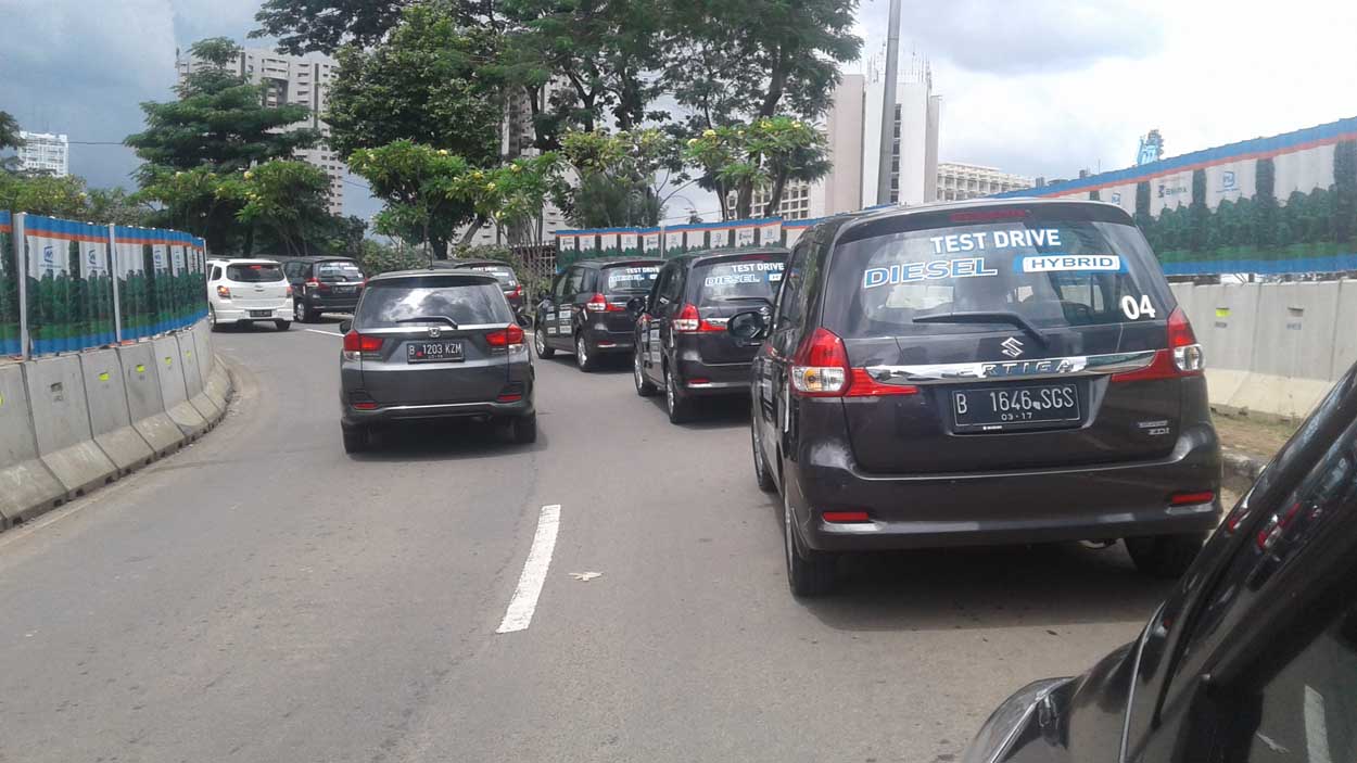 New Ertiga Diesel Hybrid. Test Drive Suzuki New Ertiga Diesel Hybrid : Tarikan Enteng