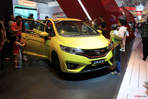 All New Jazz Rs Cvt Limited Edition. Honda Kerahkan Special Edition di GIIAS 2016 – GAIKINDO