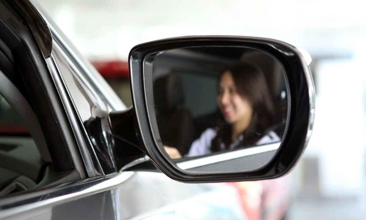 Service Spion Mobil Patah. Intip Kisaran Harga Spion Mobil Untuk Kendaraan Anda