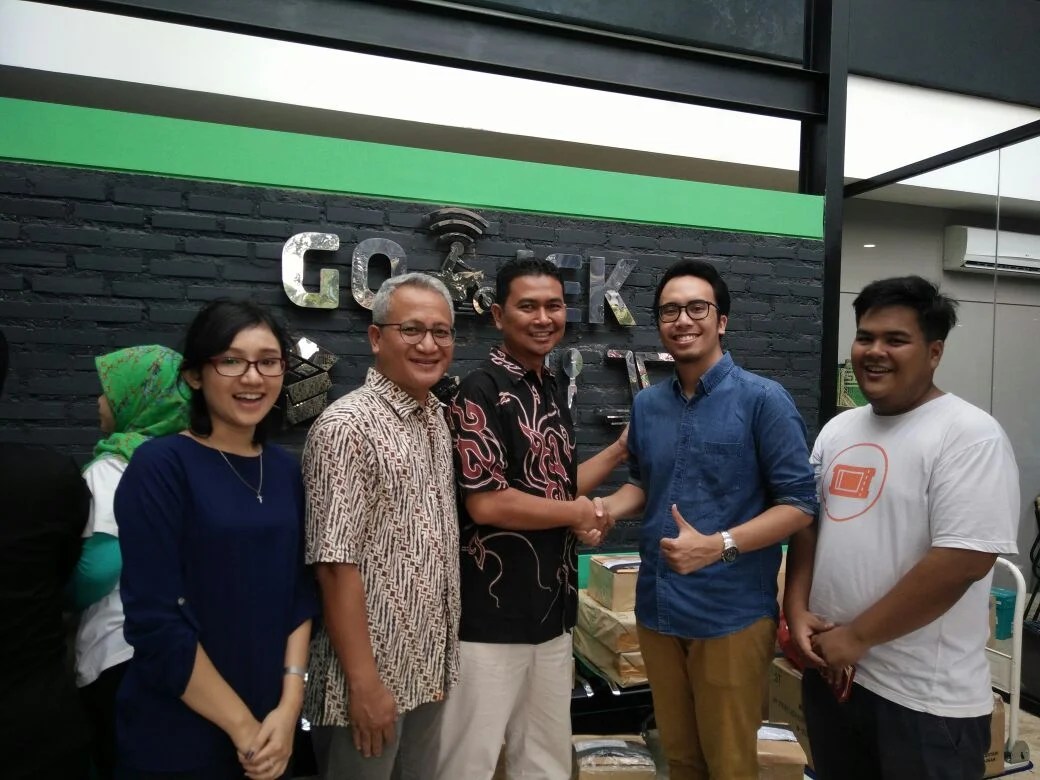 Tambal Ban Mobil Panggilan. Layanan Panggilan Tambal Ban Darurat Green Nitrogen Akan Hadir