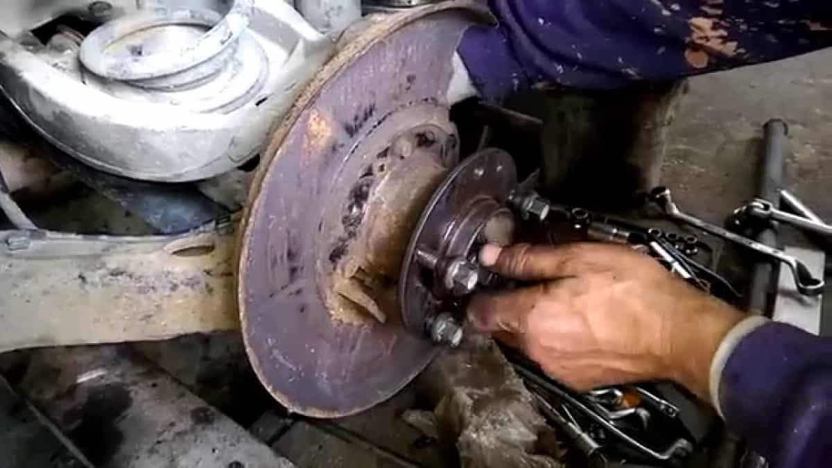 As Roda Mobil Belakang. Cara Mengganti Bearing Roda Belakang Mobil, Para Pemula Wajib