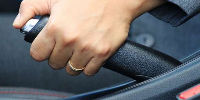 Cara Memperbaiki Rem Tangan Mobil Yang Rusak. Rem Tangan Tidak Berfungsi Dan Tidak Pakem (Handrem