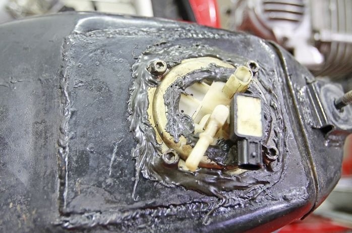 Letak Sekring Fuel Pump Ertiga. FUEL PUMP MOTOR: 3 CIRI RUSAK DAN CARA MENGATASINYA