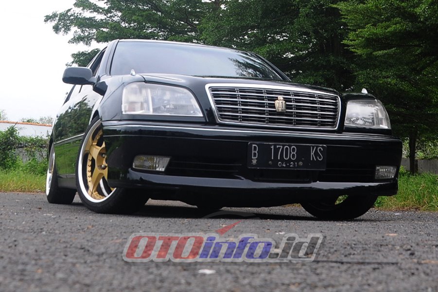 Konsumsi Bbm Toyota Crown. Toyota Crown Royal Saloon Hybrid Series 2001 (Purwokerto