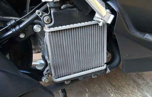 Cara Kerja Radiator Vario 125. Cara Kerja Radiator Motor, Fungsi dan Cara Merawatnya