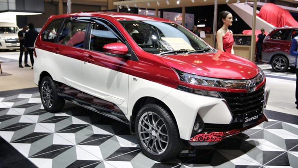 Mobil Avanza Warna Merah. Nasionalis Banget, Ada Toyota Avanza Warna Merah Putih di GIIAS