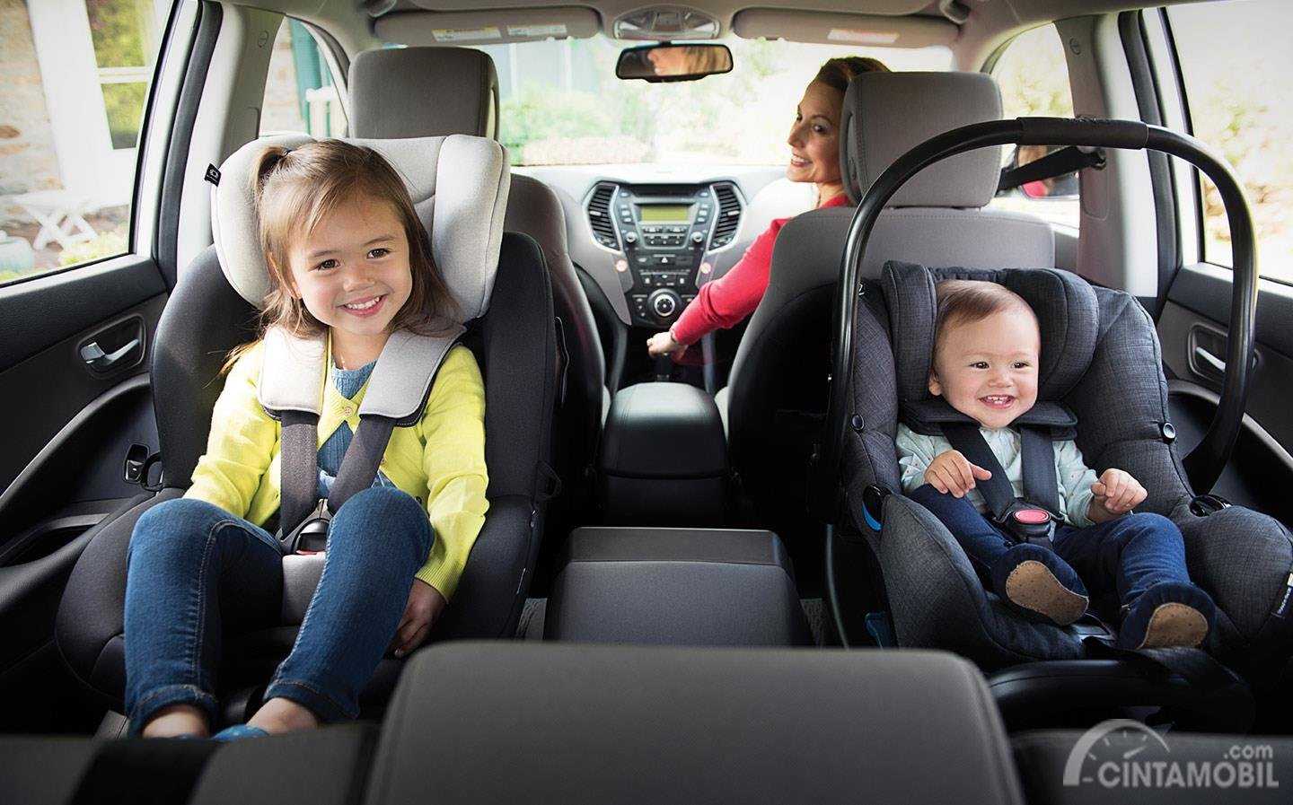 Tempat Duduk Bayi Di Mobil. Rekomendasi Tempat Duduk Bayi di Mobil dan Tips Memilihnya