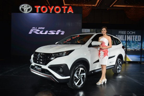 Harga Toyota Rush Baru Banjarmasin. New Rush