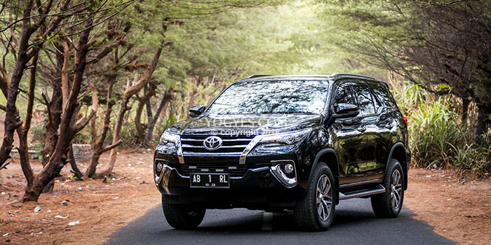 Sewa Mobil Fortuner Lepas Kunci. Sewa Toyota Fortuner Jogja