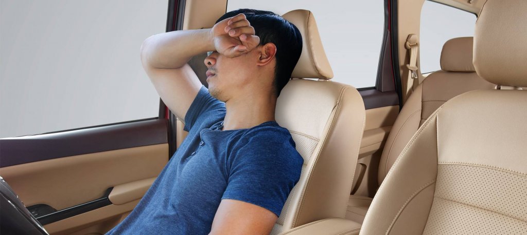 Tidur Di Dalam Mobil. Tips Tidur di Dalam Mobil yang Harus Anda Perhatikan