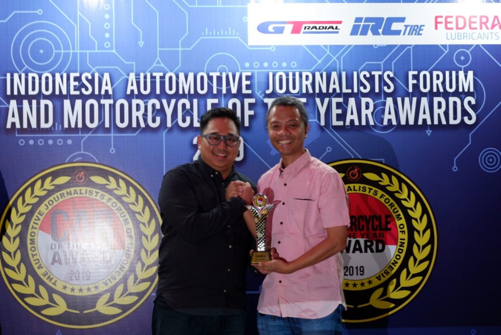 Car Of The Year 2019. Wuling Almaz Meraih Gelar FORWOT Car of the Year 2019