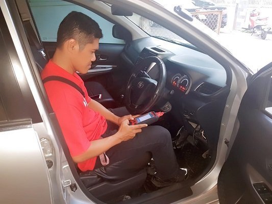 Cara Menggunakan Obd Scanner. Begini Cara Mudah Pengecekan Transmisi Mobil Matic Bekas